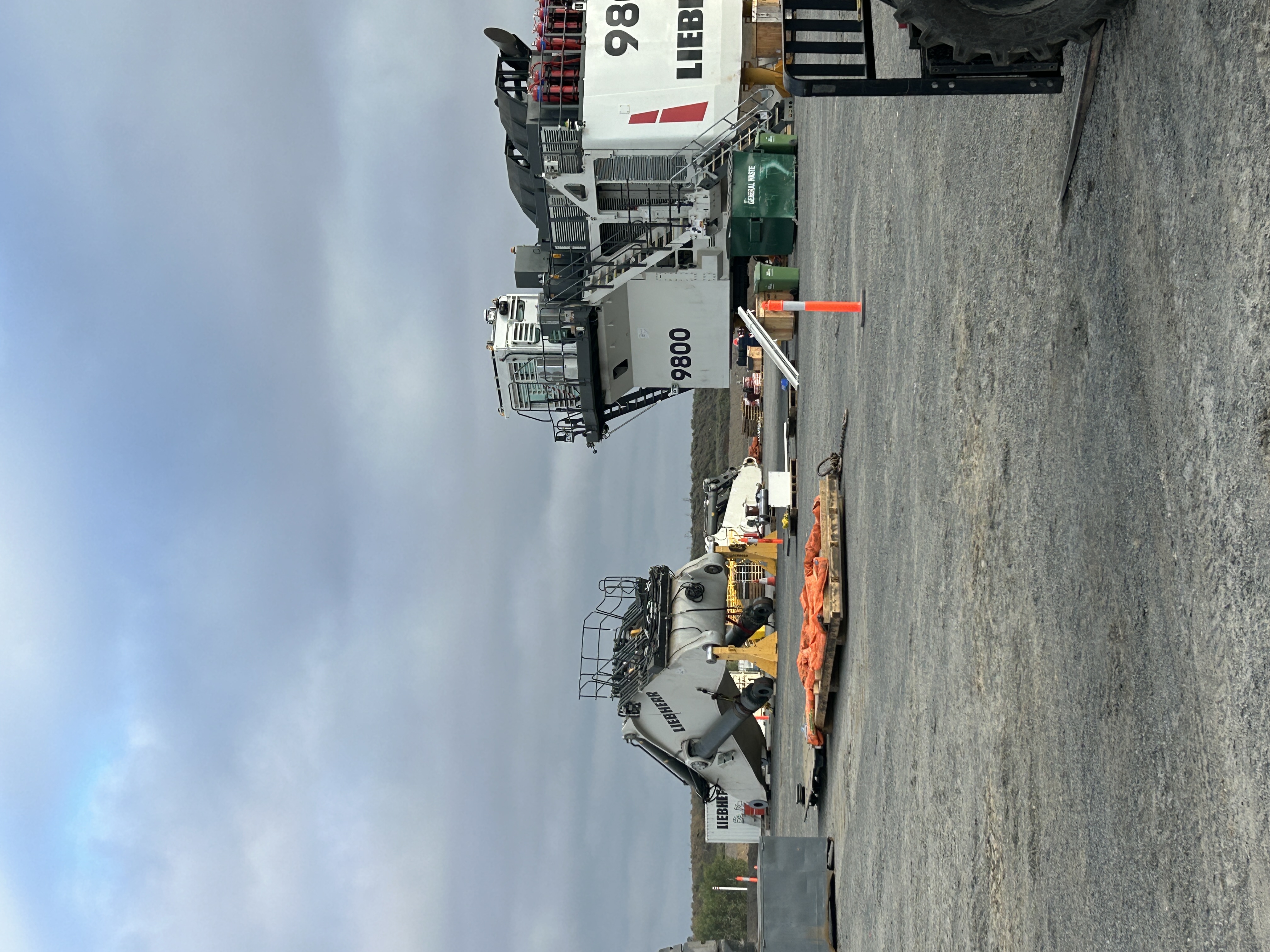 Liebherr 9800 excavator